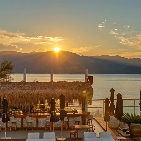 Meis Exclusive Hotel 3*