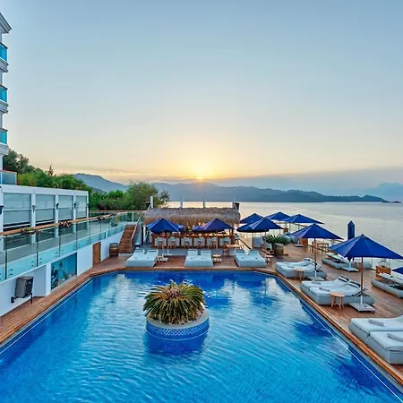 Meis Exclusive Hotell 3*